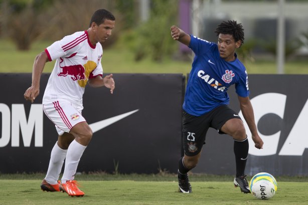 Durante o jogo treino contra o Red Bull esta tarde no CT Joaquim Grava, zona leste de São Paulo. O próximo jogo da equipe será dia 19/01, contra a Portuguesa, no estádio do Caninde, jogo válido pela primeira rodada do Campeonato Paulista 2014