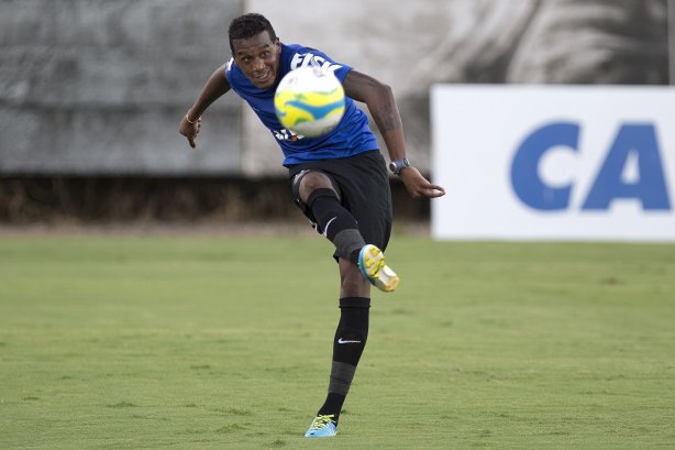 Durante o jogo treino contra o Red Bull esta tarde no CT Joaquim Grava, zona leste de São Paulo. O próximo jogo da equipe será dia 19/01, contra a Portuguesa, no estádio do Caninde, jogo válido pela primeira rodada do Campeonato Paulista 2014