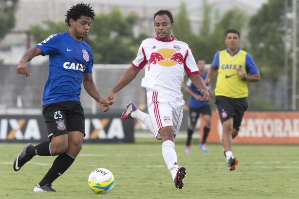 Durante o jogo treino contra o Red Bull esta tarde no CT Joaquim Grava, zona leste de São Paulo. O próximo jogo da equipe será dia 19/01, contra a Portuguesa, no estádio do Caninde, jogo válido pela primeira rodada do Campeonato Paulista 2014