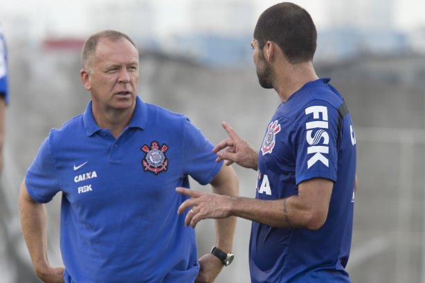 Durante o jogo treino contra o Red Bull esta tarde no CT Joaquim Grava, zona leste de São Paulo. O próximo jogo da equipe será dia 19/01, contra a Portuguesa, no estádio do Caninde, jogo válido pela primeira rodada do Campeonato Paulista 2014