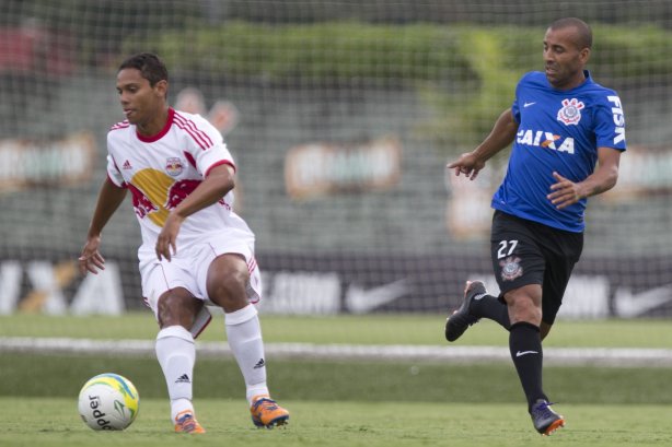 Durante o jogo treino contra o Red Bull esta tarde no CT Joaquim Grava, zona leste de São Paulo. O próximo jogo da equipe será dia 19/01, contra a Portuguesa, no estádio do Caninde, jogo válido pela primeira rodada do Campeonato Paulista 2014