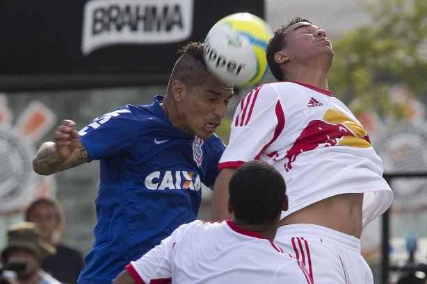 Durante o jogo treino contra o Red Bull esta tarde no CT Joaquim Grava, zona leste de São Paulo. O próximo jogo da equipe será dia 19/01, contra a Portuguesa, no estádio do Caninde, jogo válido pela primeira rodada do Campeonato Paulista 2014
