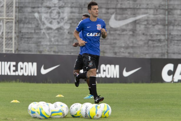 Durante o jogo treino contra o Red Bull esta tarde no CT Joaquim Grava, zona leste de São Paulo. O próximo jogo da equipe será dia 19/01, contra a Portuguesa, no estádio do Caninde, jogo válido pela primeira rodada do Campeonato Paulista 2014