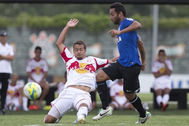 Durante o jogo treino contra o Red Bull esta tarde no CT Joaquim Grava, zona leste de São Paulo. O próximo jogo da equipe será dia 19/01, contra a Portuguesa, no estádio do Caninde, jogo válido pela primeira rodada do Campeonato Paulista 2014