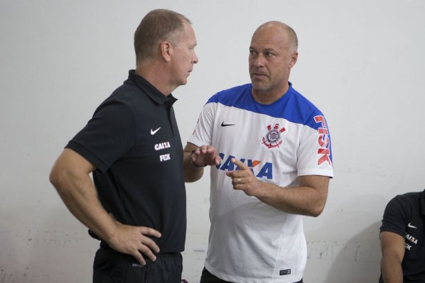 Nos vestiários antes da partida entre Portuguesa x Corinthians, realizada esta tarde no estádio do Caninde, válida pela 1ª rodada do Campeonato Paulista de 2014