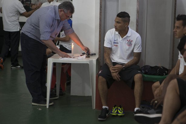 Nos vestiários antes da partida entre Portuguesa x Corinthians, realizada esta tarde no estádio do Caninde, válida pela 1ª rodada do Campeonato Paulista de 2014