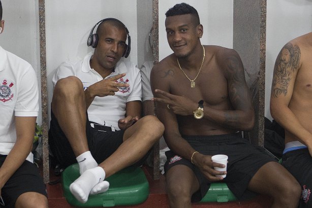 Nos vestiários antes da partida entre Portuguesa x Corinthians, realizada esta tarde no estádio do Caninde, válida pela 1ª rodada do Campeonato Paulista de 2014