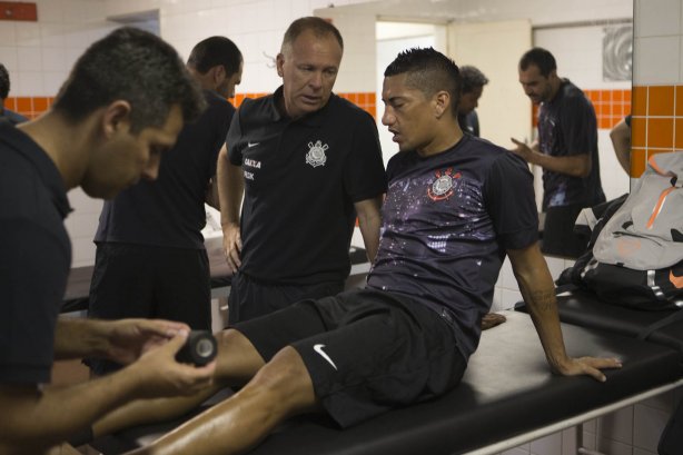 Nos vestiários antes da partida entre Corinthians x Paulista/Jundiaí, realizada esta noite no estádio Decio Vitta, em Americana, válida pela 2ª rodada do Campeonato Paulista de 2014