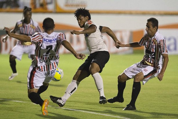 Durante a partida entre Corinthians x Paulista/Jundiaí, realizada esta noite no estádio Decio Vitta, em Americana, válida pela 2ª rodada do Campeonato Paulista de 2014
