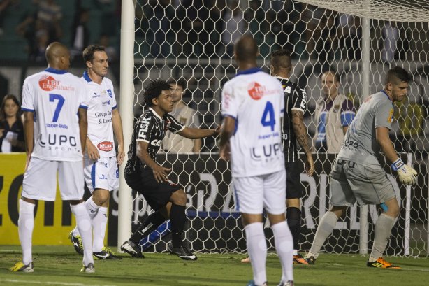 Durante a partida entre Corinthians x Rio Claro, realizada esta noite no estádio do Pacaembu, válida pela 10ª rodada do Campeonato Paulista de 2014