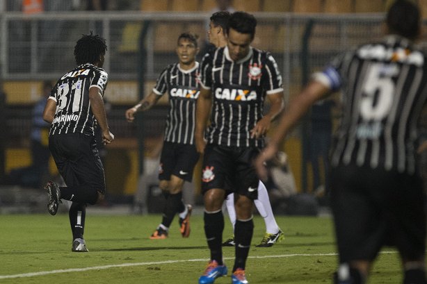Durante a partida entre Corinthians x Rio Claro, realizada esta noite no estádio do Pacaembu, válida pela 10ª rodada do Campeonato Paulista de 2014
