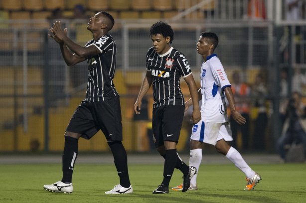 Durante a partida entre Corinthians x Rio Claro, realizada esta noite no estádio do Pacaembu, válida pela 10ª rodada do Campeonato Paulista de 2014