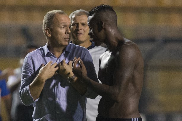 Durante a partida entre Corinthians x Rio Claro, realizada esta noite no estádio do Pacaembu, válida pela 10ª rodada do Campeonato Paulista de 2014