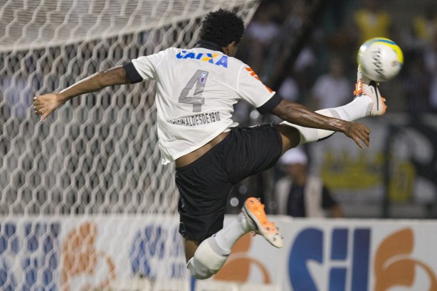 Durante a partida entre Corinthians x Comercial/RP, realizada esta noite no estádio do Pacaembu, válida pela 11ª rodada do Campeonato Paulista de 2014
