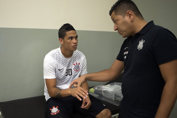 Nos vestiários antes da partida entre Corinthians x Comercial/RP, realizada esta noite no estádio do Pacaembu, válida pela 11ª rodada do Campeonato Paulista de 2014