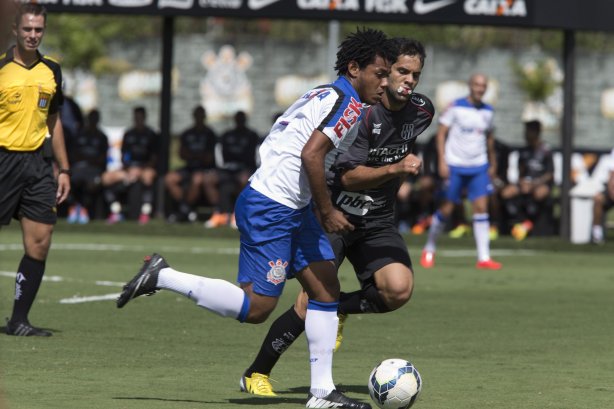 Durante o jogo treino contra a Ponte Preta, de Campinas, esta manhã no CT Joaquim Grava, Parque Ecológico do Tiete, zona leste de São Paulo. O próximo jogo da equipe será dia 20/04, contra o Atlético MIneiro, válido pela 1ª rodada do Campeonato Brasileiro de 2014