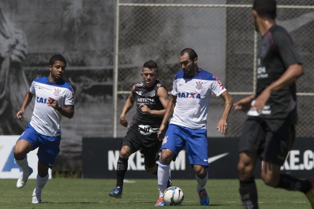Durante o jogo treino contra a Ponte Preta, de Campinas, esta manhã no CT Joaquim Grava, Parque Ecológico do Tiete, zona leste de São Paulo. O próximo jogo da equipe será dia 20/04, contra o Atlético MIneiro, válido pela 1ª rodada do Campeonato Brasileiro de 2014