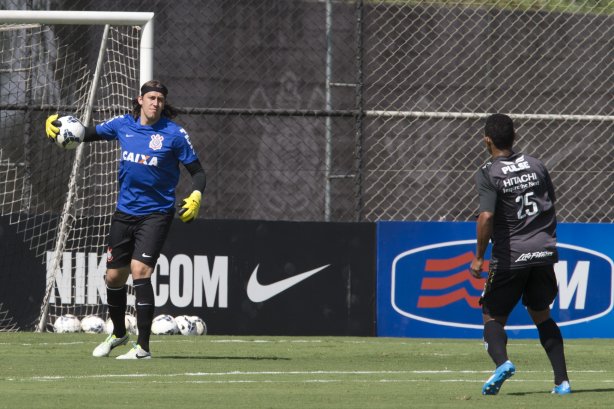 Durante o jogo treino contra a Ponte Preta, de Campinas, esta manhã no CT Joaquim Grava, Parque Ecológico do Tiete, zona leste de São Paulo. O próximo jogo da equipe será dia 20/04, contra o Atlético MIneiro, válido pela 1ª rodada do Campeonato Brasileiro de 2014