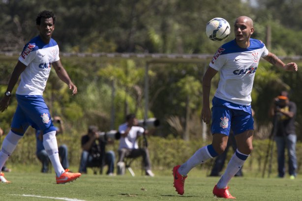 Durante o jogo treino contra a Ponte Preta, de Campinas, esta manhã no CT Joaquim Grava, Parque Ecológico do Tiete, zona leste de São Paulo. O próximo jogo da equipe será dia 20/04, contra o Atlético MIneiro, válido pela 1ª rodada do Campeonato Brasileiro de 2014