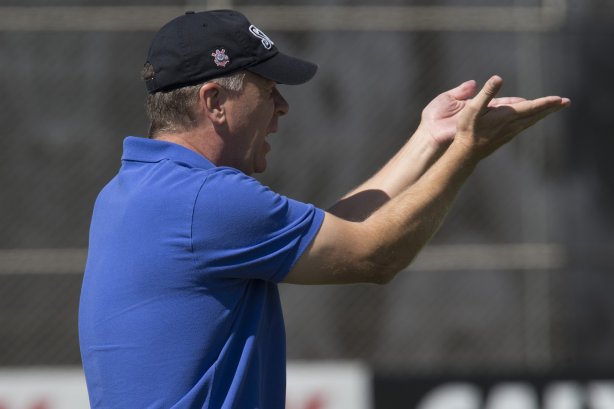 Durante o jogo treino contra a Ponte Preta, de Campinas, esta manhã no CT Joaquim Grava, Parque Ecológico do Tiete, zona leste de São Paulo. O próximo jogo da equipe será dia 20/04, contra o Atlético MIneiro, válido pela 1ª rodada do Campeonato Brasileiro de 2014