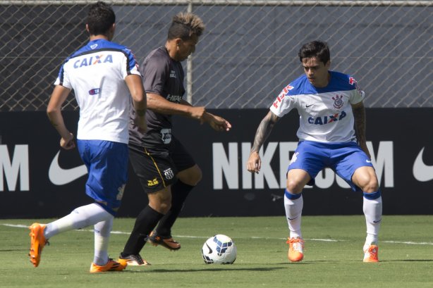 Durante o jogo treino contra a Ponte Preta, de Campinas, esta manhã no CT Joaquim Grava, Parque Ecológico do Tiete, zona leste de São Paulo. O próximo jogo da equipe será dia 20/04, contra o Atlético MIneiro, válido pela 1ª rodada do Campeonato Brasileiro de 2014