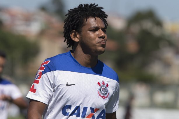 Durante o jogo treino contra a Ponte Preta, de Campinas, esta manhã no CT Joaquim Grava, Parque Ecológico do Tiete, zona leste de São Paulo. O próximo jogo da equipe será dia 20/04, contra o Atlético MIneiro, válido pela 1ª rodada do Campeonato Brasileiro de 2014