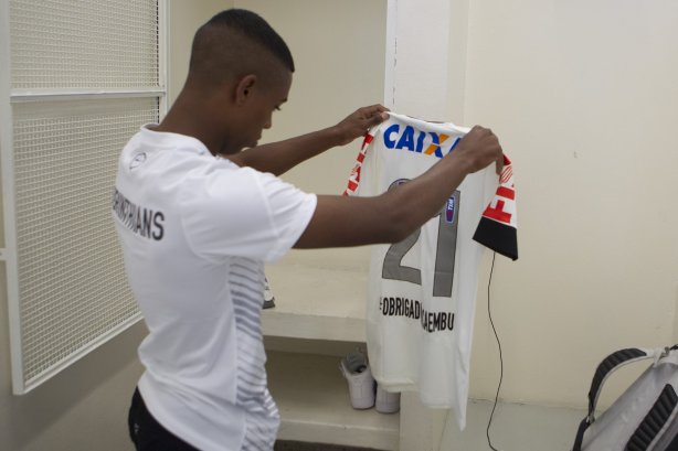 Nos vestiários antes da partida entre Corinthians x Flamengo, realizada esta tarde no estádio do Pacaembu, válida pela 2ª rodada do Campeonato Brasileiro de 2014