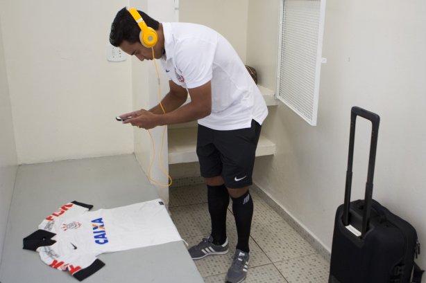 Nos vestiários antes da partida entre Corinthians x Flamengo, realizada esta tarde no estádio do Pacaembu, válida pela 2ª rodada do Campeonato Brasileiro de 2014