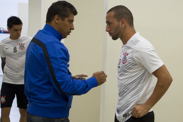 Nos vestiários antes da partida entre Corinthians x Flamengo, realizada esta tarde no estádio do Pacaembu, válida pela 2ª rodada do Campeonato Brasileiro de 2014