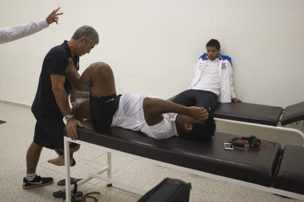 Nos vestiários antes da partida entre Corinthians x Flamengo, realizada esta tarde no estádio do Pacaembu, válida pela 2ª rodada do Campeonato Brasileiro de 2014