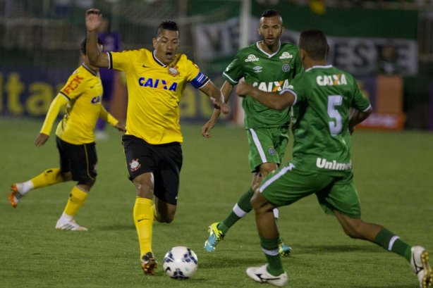Durante a partida entre Chapecoense/SC x Corinthians, realizada esta noite no estádio Arena Indio Conda, em Chapeco/SC, válida pela 3ª rodada do Campeonato Brasileiro de 2014