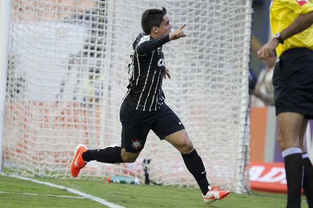 Durante a partida entre São Paulo x Corinthians, realizada esta tarde na Arena Barueri, válida pela 4ª rodada do Campeonato Brasileiro de 2014