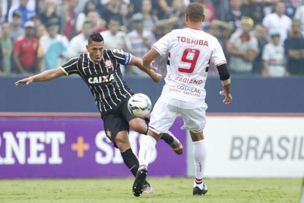 Durante a partida entre São Paulo x Corinthians, realizada esta tarde na Arena Barueri, válida pela 4ª rodada do Campeonato Brasileiro de 2014