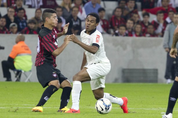 Durante a partida, jogo teste para a Copa do Mundo entre Atlético Paranaense x Corinthians, realizada esta noite na Arena da Baixada, em Curitiba/PR/