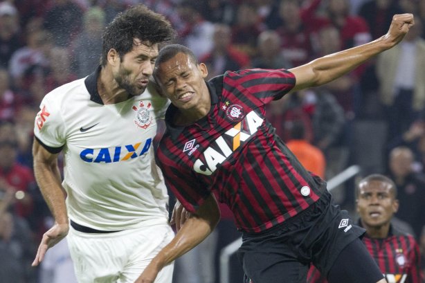 Durante a partida, jogo teste para a Copa do Mundo entre Atlético Paranaense x Corinthians, realizada esta noite na Arena da Baixada, em Curitiba/PR/