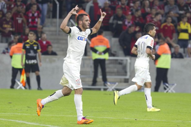 Durante a partida, jogo teste para a Copa do Mundo entre Atlético Paranaense x Corinthians, realizada esta noite na Arena da Baixada, em Curitiba/PR/