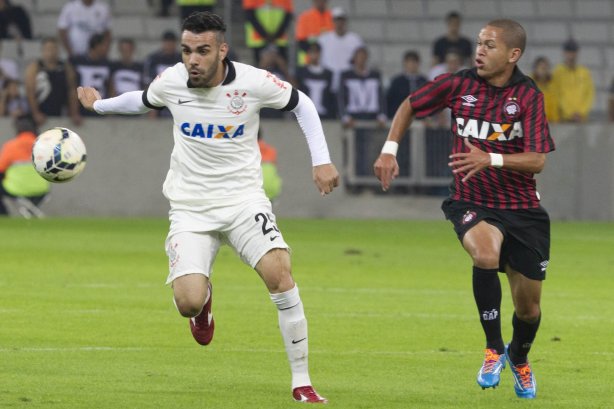 Durante a partida, jogo teste para a Copa do Mundo entre Atlético Paranaense x Corinthians, realizada esta noite na Arena da Baixada, em Curitiba/PR/