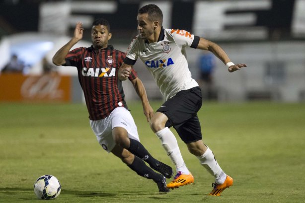 Durante a partida Corinthians x Atlético-PR, realizada esta noite no estádio do Caninde, válida pela 6ª rodada do Campeonato Brasileiro de 2014