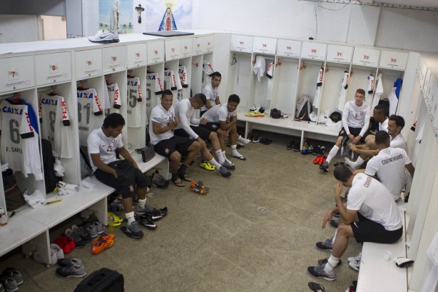 Nos vestiários antes da partida Corinthians x Atlético-PR, realizada esta noite no estádio do Caninde, válida pela 6ª rodada do Campeonato Brasileiro de 2014