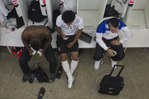 Nos vestiários antes da partida Corinthians x Cruzeiro, realizada esta noite no estádio do Caninde, válida pela 8ª rodada do Campeonato Brasileiro de 2014