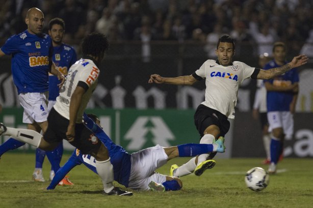 Durante a partida Corinthians x Cruzeiro, realizada esta noite no estádio do Caninde, válida pela 8ª rodada do Campeonato Brasileiro de 2014