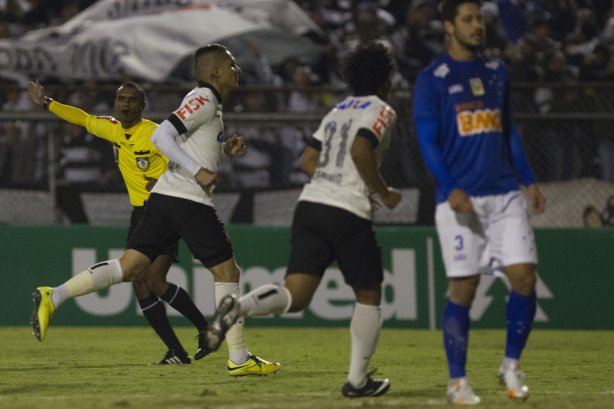 Durante a partida Corinthians x Cruzeiro, realizada esta noite no estádio do Caninde, válida pela 8ª rodada do Campeonato Brasileiro de 2014