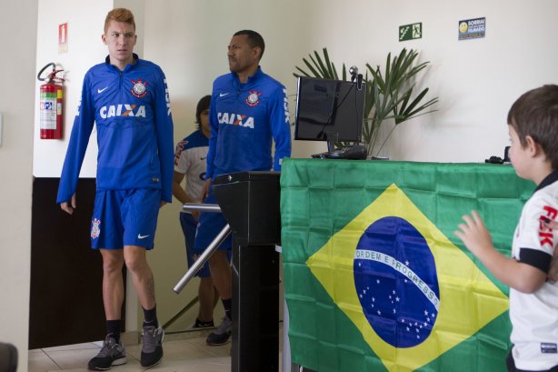 Durante o treino desta manhã em uma academia na cidade de Extrema/MG. O time faz uma intertemporada preparando-se para o próximo jogo dia 17/07 contra o Internacional/RS, na Arena Corinthians, válido pela 10ª rodada do Campeonato Brasileiro de 2014