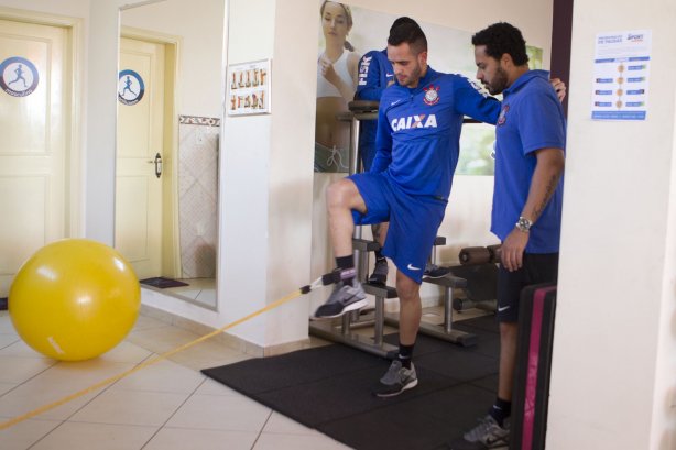 Durante o treino desta manhã em uma academia na cidade de Extrema/MG. O time faz uma intertemporada preparando-se para o próximo jogo dia 17/07 contra o Internacional/RS, na Arena Corinthians, válido pela 10ª rodada do Campeonato Brasileiro de 2014