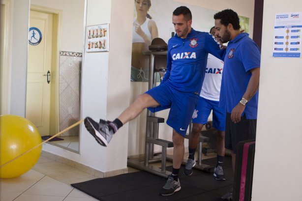 Durante o treino desta manhã em uma academia na cidade de Extrema/MG. O time faz uma intertemporada preparando-se para o próximo jogo dia 17/07 contra o Internacional/RS, na Arena Corinthians, válido pela 10ª rodada do Campeonato Brasileiro de 2014
