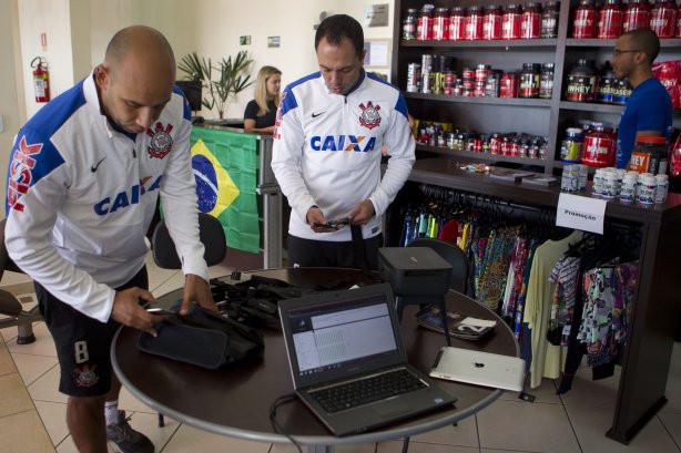 Durante o treino desta manhã em uma academia na cidade de Extrema/MG. O time faz uma intertemporada preparando-se para o próximo jogo dia 17/07 contra o Internacional/RS, na Arena Corinthians, válido pela 10ª rodada do Campeonato Brasileiro de 2014