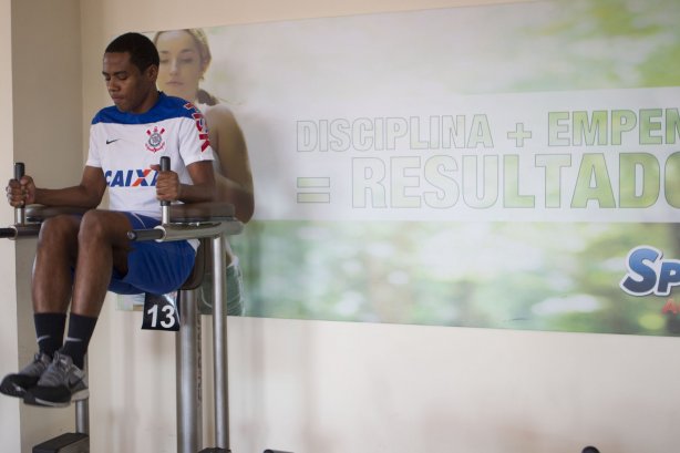 Durante o treino desta manhã em uma academia na cidade de Extrema/MG. O time faz uma intertemporada preparando-se para o próximo jogo dia 17/07 contra o Internacional/RS, na Arena Corinthians, válido pela 10ª rodada do Campeonato Brasileiro de 2014