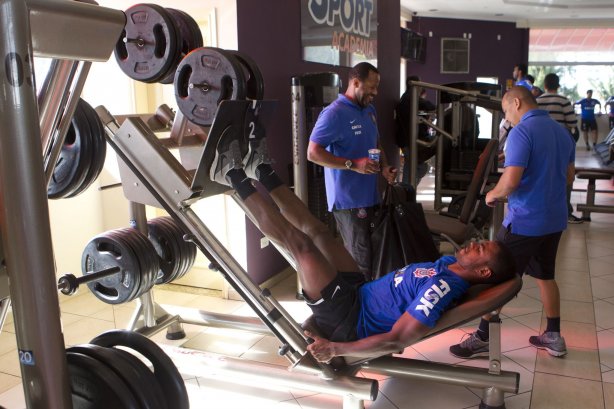 Durante o treino desta manhã em um academia na cidade de Extrema/MG. O time faz uma intertemporada preparando-se para o próximo jogo dia 17/07 contra o Internacional/RS, na Arena Corinthians, válido pela 10ª rodada do Campeonato Brasileiro de 2014