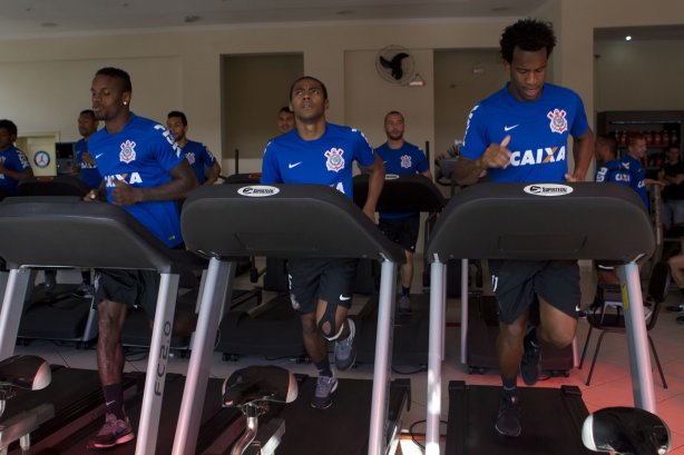 Durante o treino desta manhã em um academia na cidade de Extrema/MG. O time faz uma intertemporada preparando-se para o próximo jogo dia 17/07 contra o Internacional/RS, na Arena Corinthians, válido pela 10ª rodada do Campeonato Brasileiro de 2014