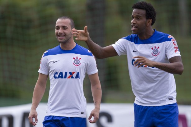 Durante o treino esta tarde no Hotel Fazenda das Amoreiras na cidade de Extrema/MG. O time faz uma intertemporada preparando-se para o próximo jogo dia 17/07 contra o Internacional/RS, na Arena Corinthians, válido pela 10ª rodada do Campeonato Brasileiro de 2014
